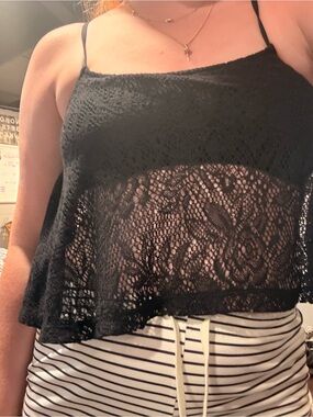 Black Lace Cropped Cami Tank Top